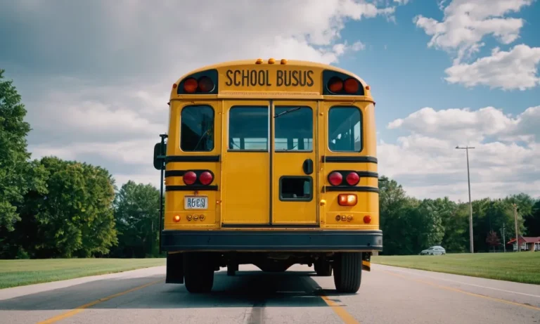 How Many Feet Behind A School Bus Should You Stop? A Comprehensive Guide